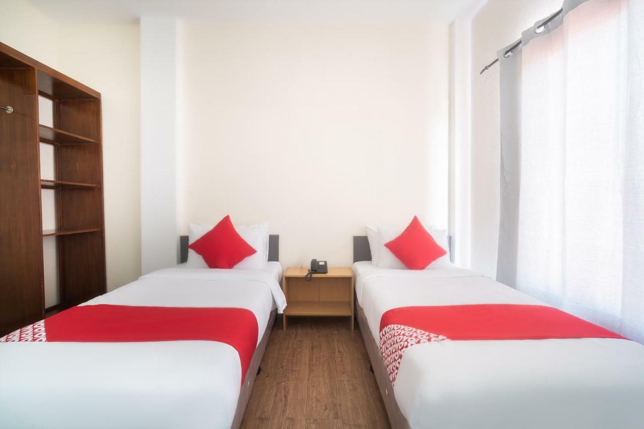 Davao City Oyo 162 The West Inn מראה חיצוני תמונה
