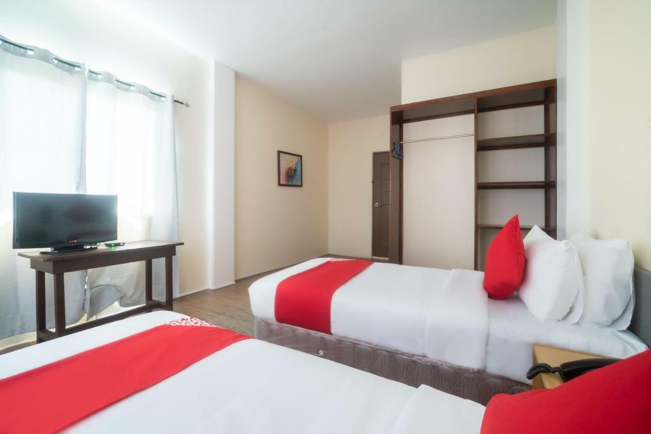 Davao City Oyo 162 The West Inn מראה חיצוני תמונה