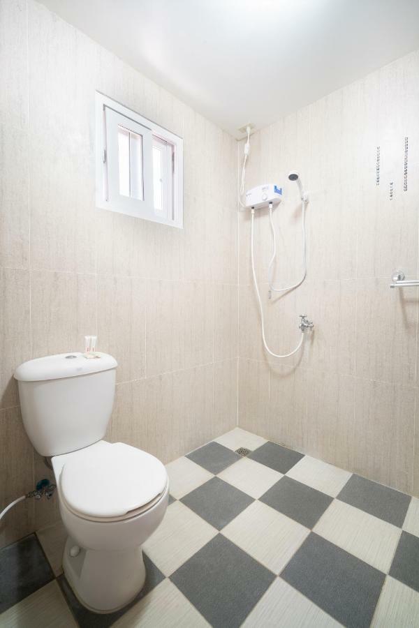 Davao City Oyo 162 The West Inn מראה חיצוני תמונה