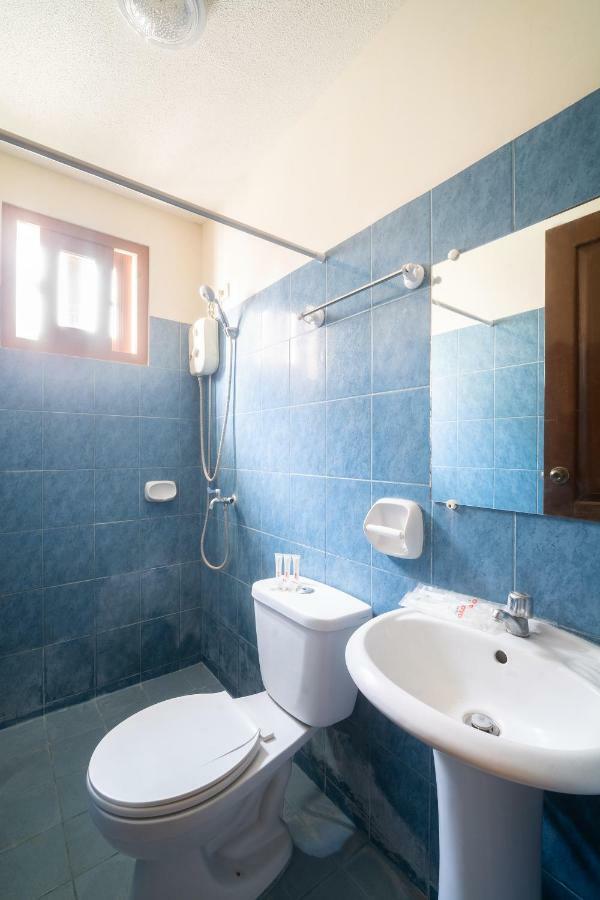 Davao City Oyo 162 The West Inn מראה חיצוני תמונה
